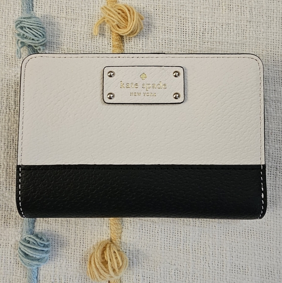 Kate Spade Black and White Wallet - Picture 1 of 12